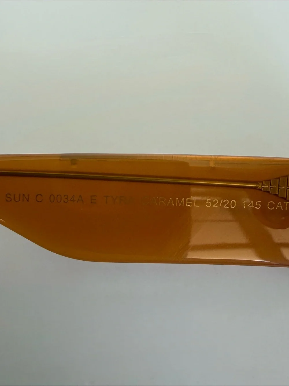 NEW!!! MO oval women sunglasses European brand Retail 350$